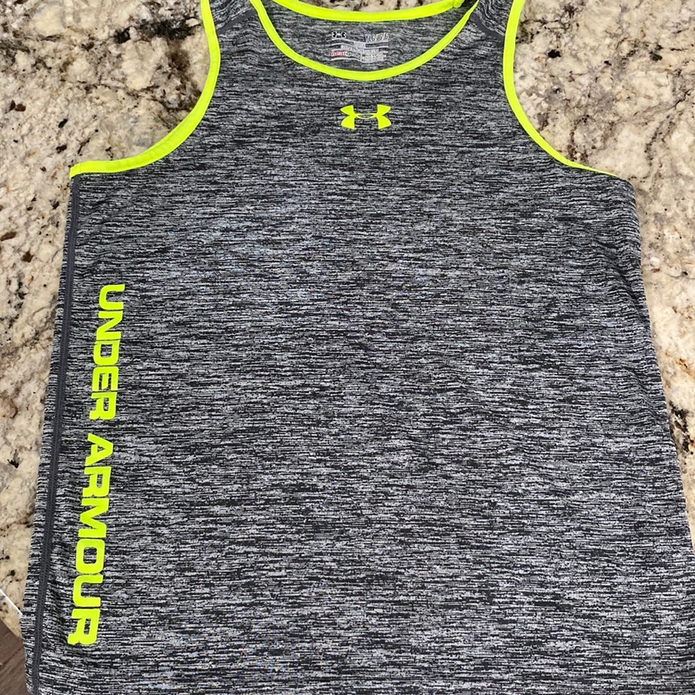 Under Armour YLG top